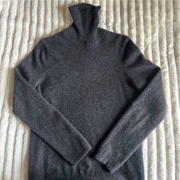 Lord & Taylor Tops - Lord & Taylor Cashmere Grey Turtleneck Sweater Womens XS